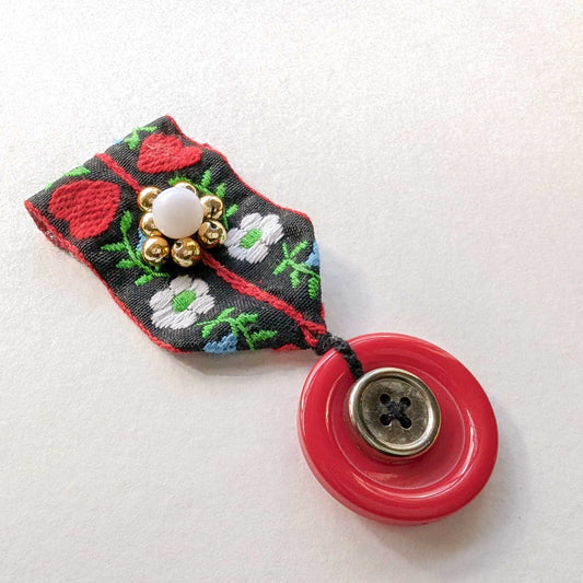 Red Button Craft Medal